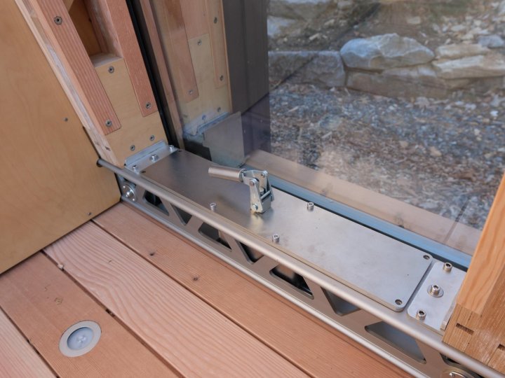 Close-up of Cabin ANNA’s stainless steel track system